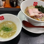 KITCHEN TAKANO - 牡蠣のつけそば（ウェイ牡蠣！）