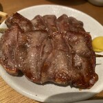 神田西口 もつ焼のんき - たん 1本170円（税込）