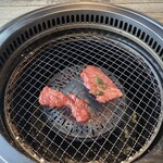肉の青木商店 - 最大火力にして焼きます