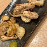 居酒屋二十六屋 - せせり、皮、モモ