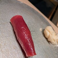 鮨 近藤 - マグロ赤身→旨味とコクがあり程よいネットリ感がありました。