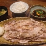 ぶためし  山ぶた - 山ぶた　バラ焼き(大)ご飯・スープお替り自由