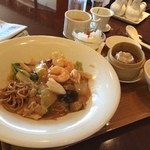 南国酒家 - 富山大和の南国酒家でランチ。あんかけ焼きそばをいただきました^o^