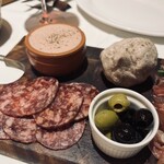 Les Jardin des dodine - シャルキュトリーの盛り合わせ（税込2,100円）