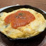 熟成肉バル 肉賊カウぼーず - 4種チーズのスペイン風オムレツ￥748