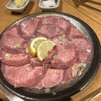 ホルモン焼肉 富や 栄店 - 