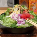 Hathor - 自家製生地の特製ナチョス