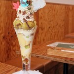 カフェ・ド・リオン パレット - 【2024.10】和栗とフランス栗モンブランパフェ(税込2728円)