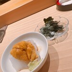 こま田 - 剣先イカも抜群に甘かったし、名残りの唐津の赤ウニなので、思わずイカウニです追加してしまいました