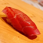 こま田 - 大間の中トロ。腹ナカ部位です。真冬の旬のど真ん中に匹敵する味わいでした