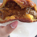 たま木亭 - カレーパン中身   2014年4月撮影