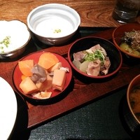 赤坂かこい - ランチ　おばんざい3点盛りととろろ