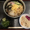 ふじ誠 - 冷やしたぬきおろしうどんと炊き込みご飯