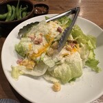 旨唐揚げと居酒メシ ミライザカ - 枝豆にサラダ