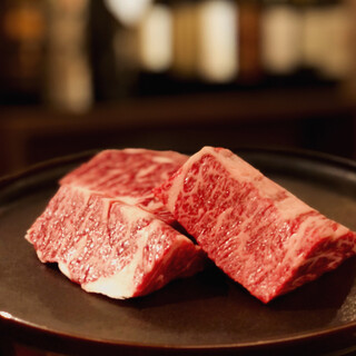 大人の楽しめる焼肉として厳選赤身をご用意