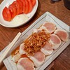 立ち呑み屋 - 冷やしトマト、とりポン酢
