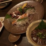 日本酒×炭火バル からんと - お刺身など。どれも味は良く居心地も悪くありませんでした〜