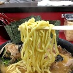 ラーメン 杉田家 - 麺リフト