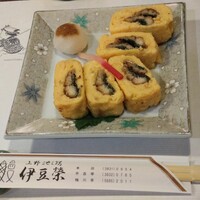 鰻割烹 伊豆栄 不忍亭 - うまき　鰻も玉子もふわふわです