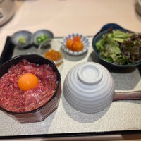 牛刺しと焼肉 仔虎 クリスロード店 - 
