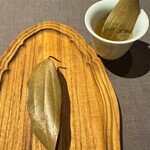 茶禅華 - カラキ茶とカラキの風味を纏った団子01
