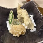 野菜割烹 あき吉 - 天ぷら。美味しい塩で
