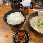 老虎苑 - 白ごはん　無料のQちゃん　かす汁