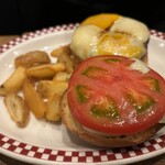 マンチズ バーガー シャック - クワトロチーズバーガーのチーズ、芸術かよ