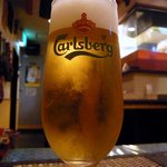 まずは生ビルからのスタートです。Ｃａｒｌｓｂｅｒｇ（カールスバーグ）です。