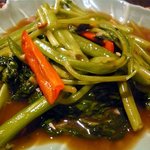 プロォーイ タイ料理 - 当然ですが中華料理とは違う味付けです。タイ料理の真髄の甘い、辛い、酸っぱいが絶妙です。