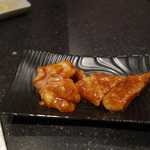 うしWAKA - その後はトロホルモン680円とミノ780円を追加し