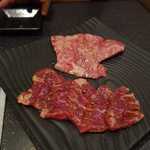 うしWAKA - 肉々しい神戸牛カルビ980円、あっさり肉々しいハラミ780円で焼き肉を打ち止めにし