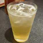 うしWAKA - スッキリ酸っぱいはっさく梅酒500円をごくりと飲み干し