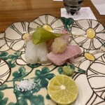 蕎麦割烹  倉田 - 活け〆鯛、北海道羅臼産鰤、長崎五島列島産泥障烏賊