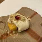 蕎麦割烹  倉田 - 桃，イチジク、マスカルポーネチーズ和え、イチジク載せ