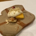 蕎麦割烹  倉田 - 桃，イチジク、マスカルポーネチーズ和え、イチジク載せ