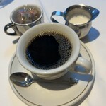 レストラン アルティザン（restaurant Artisan） - コーヒー770円、おかわり自由なのが嬉しい。