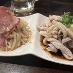 金町製麺 - 豚タンのナムルと豚ガツポン酢　450円