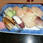 石室 - 寿司８貫