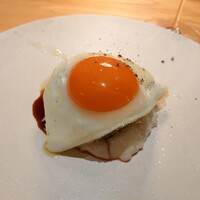 尾山台 山田 - 近江牛のハンバーグ、目玉焼きのせ