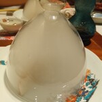 築地 すし Omakase - しめ鯖（スモーク中）