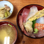 三軒屋 - 海鮮丼¥950