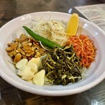 キッチン あずま - ⭐︎ ラペットウッ　　　　   税込      ８００ 円
      （ ミャンマーの茶葉サラダ ）