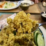 キッチン あずま - 日本では、入手困難な高級米♡
      チニグラ米を使用した、牛出汁の炊き込みご飯♡