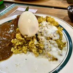 キッチン あずま - ライタ♡と、カレーソース♡を合いがけ♡