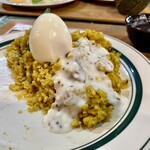 キッチン あずま - ビーフテハリに、
      残りのライタ（ スパイスヨーグルト ）をかけて♡