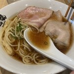 中華そば 無限 - 特製中華そば　味玉も別丼に移してます