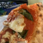 石窯pizzaのがにっちょ - カット