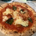 石窯pizzaのがにっちょ - イタリア産モッツァレラマルゲリータ820円