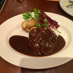 マーケットレストラン AGIO - 友人のAGIO特製の炭火焼きハンバーグ・200gです。